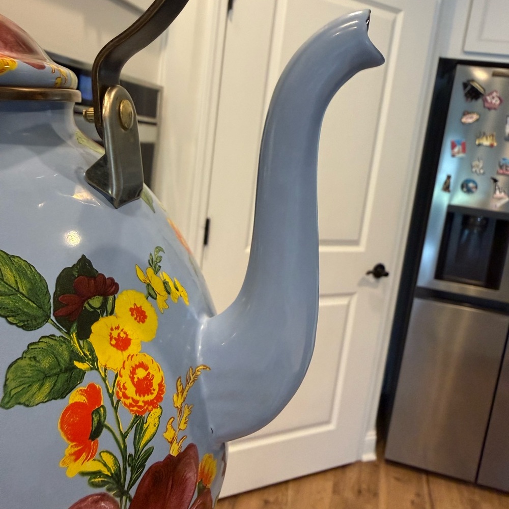 RARE DISCONTINUED Lapis Blue Flower Market 3 qt Kettle Mackenzie Childs NWOT - Picture 6 of 11